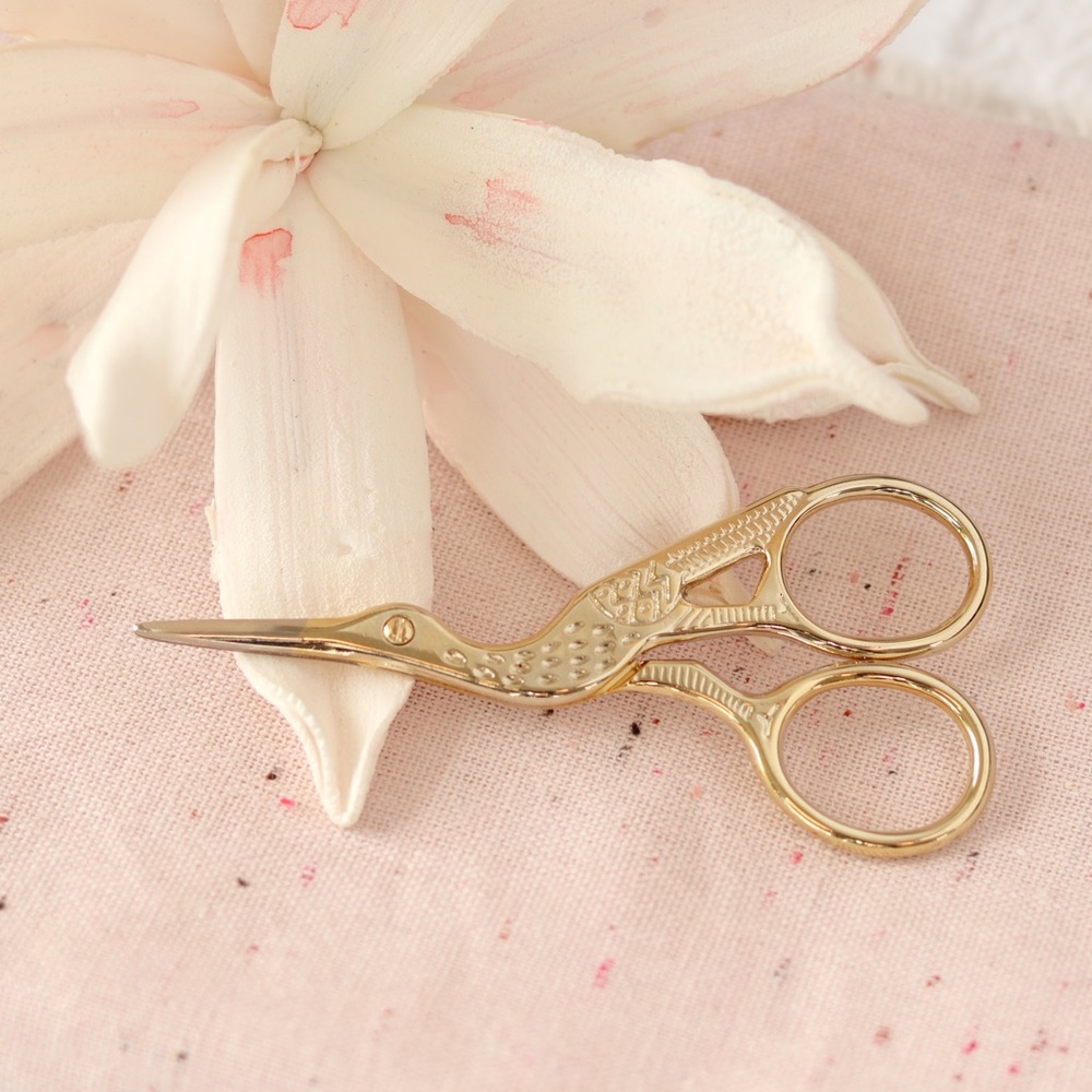 5/$20 Gold Sewing Snips, travel sized